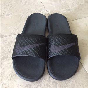 new nike slippers 2018